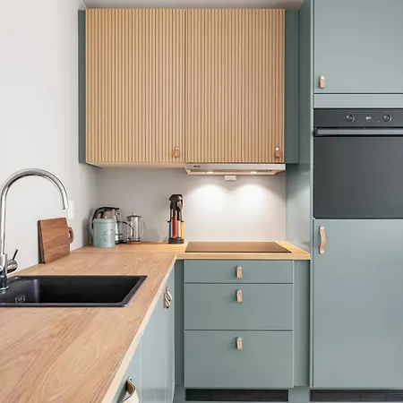 Scandinavian Design In Authentic Nordnes Lägenhet Bergen