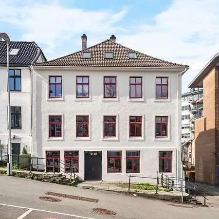 Scandinavian Design In Authentic Nordnes * Bergen