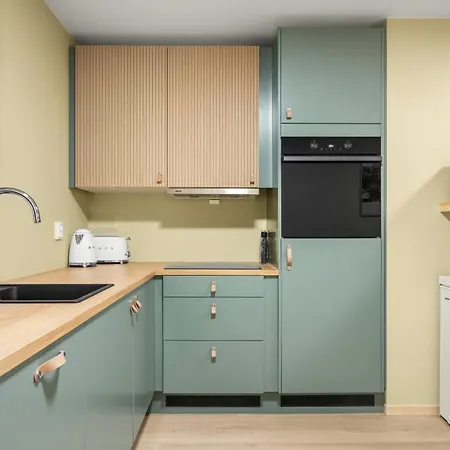 Scandinavian Design In Authentic Nordnes Апартаменти