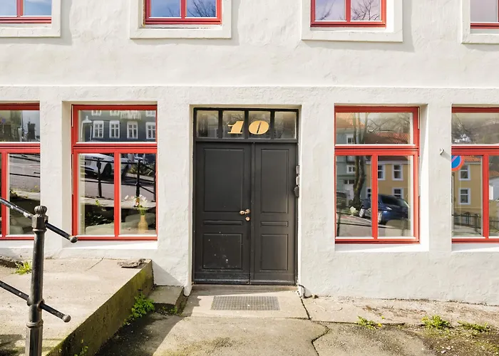 Apartment Scandinavian Design In Authentic Nordnes